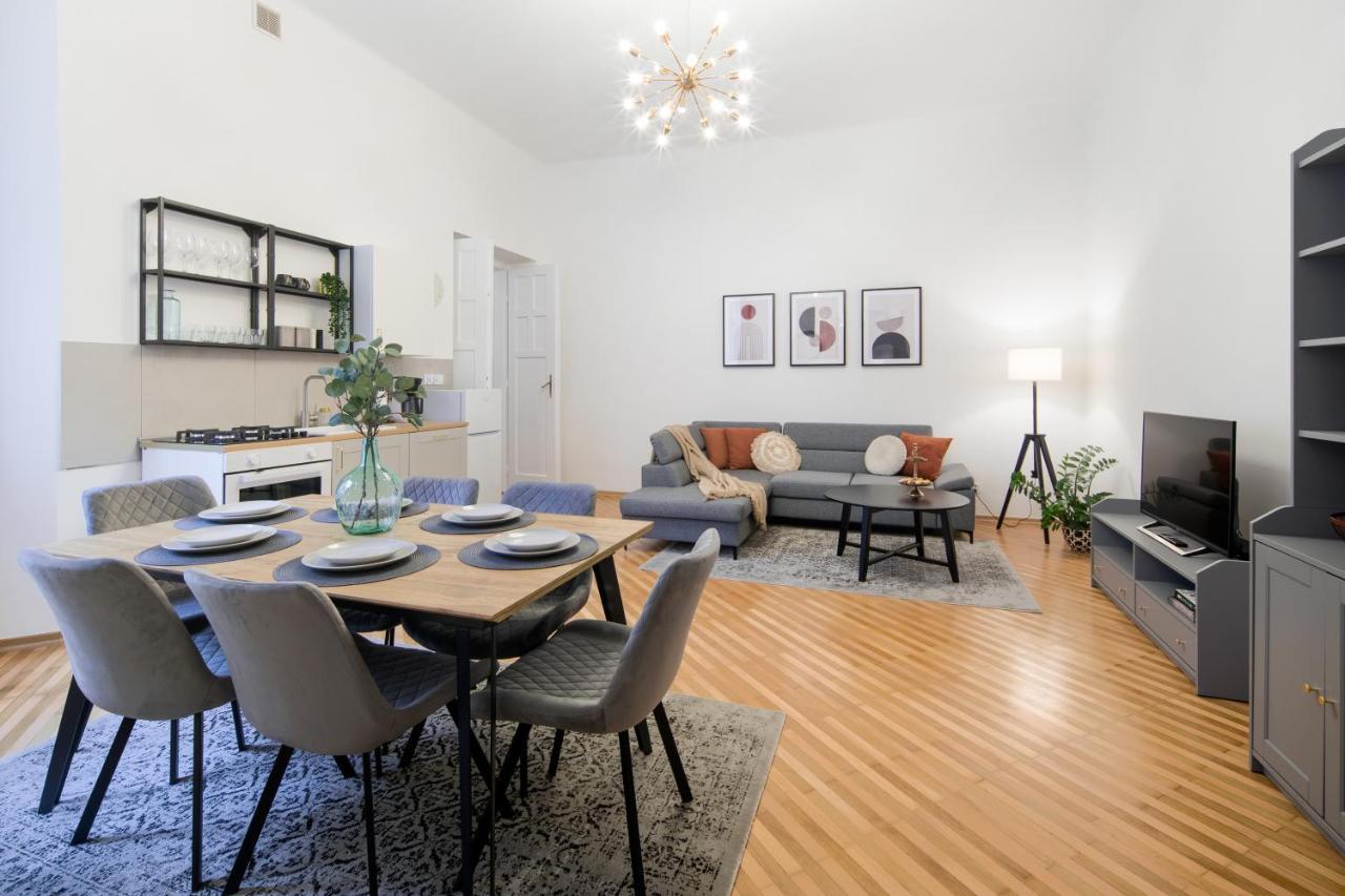 Wawelove Pilsudskiego - 3 Bedroom Apt. With Balcony And Free Parking! Apartment Krakau