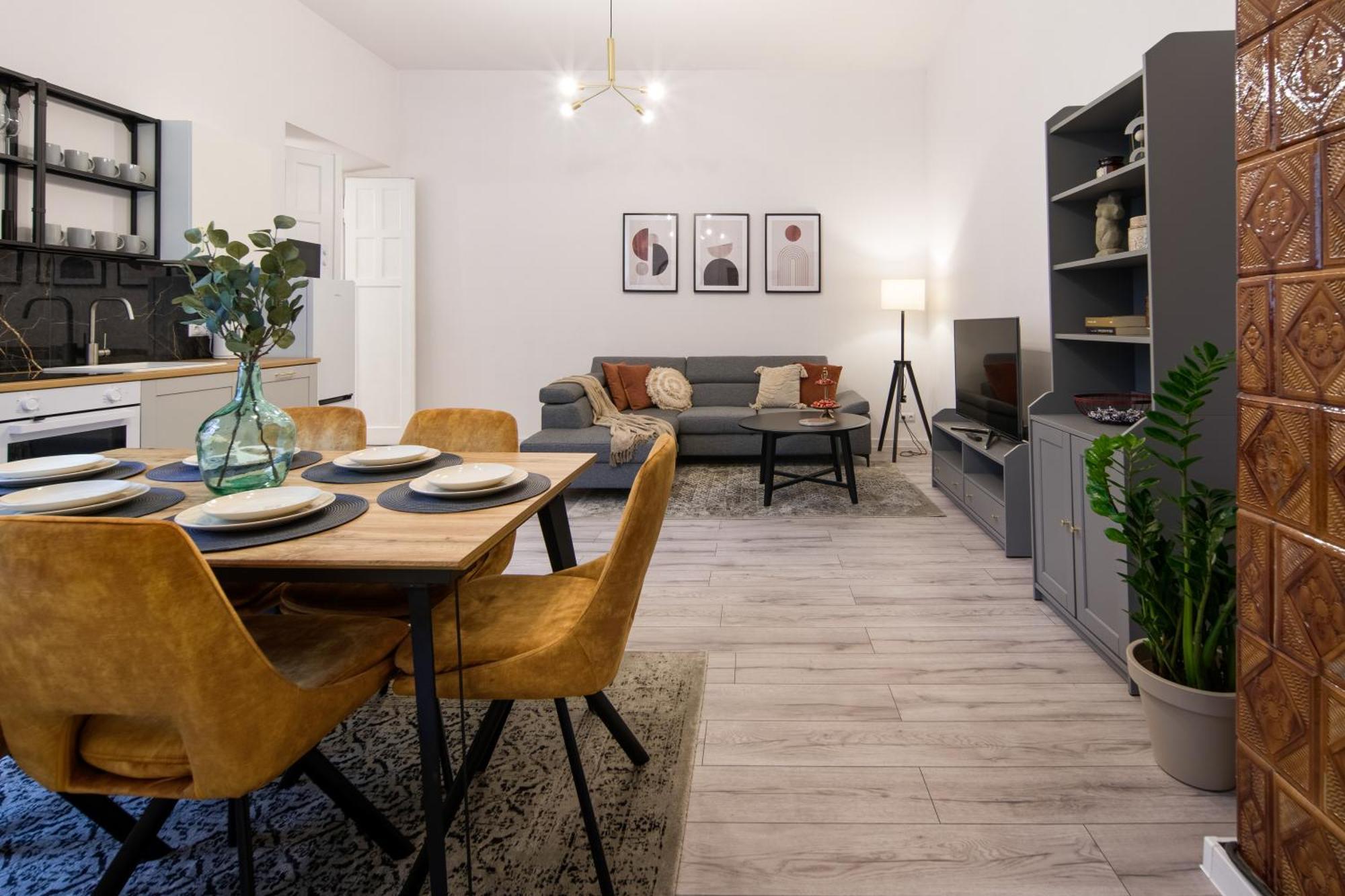 Apartament Wawelove Pilsudskiego - 3 Bedroom Apt. With Balcony And Free Parking! Kraków