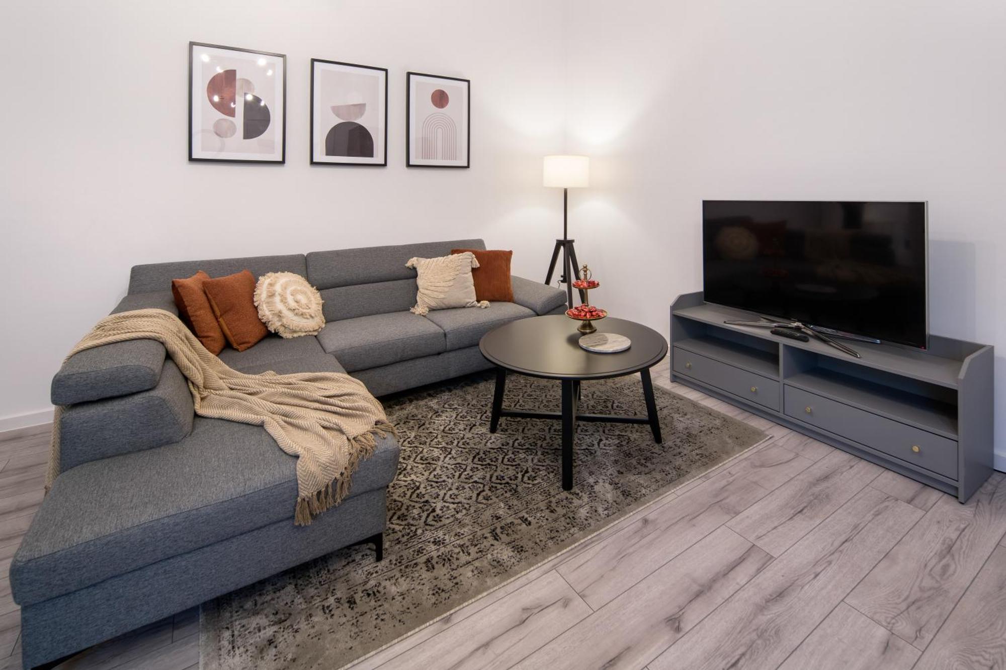 Wawelove Pilsudskiego - 3 Bedroom Apt. With Balcony And Free Parking! Kraków